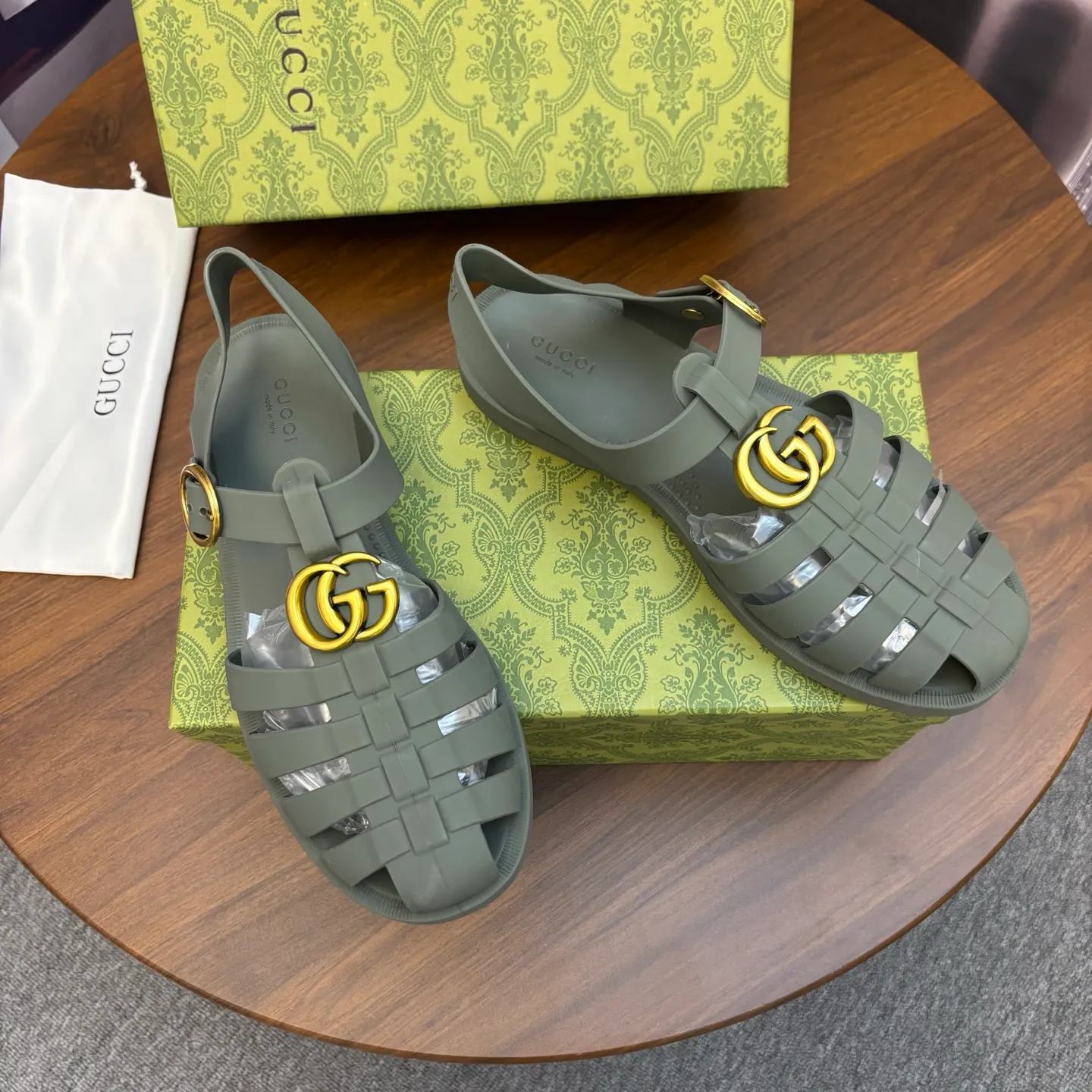 Men's shoes 260💰 [Gucci] Counter quality, top-quality original goods, real photos! Original TPU material, fine workmanship, comfortable; genuine 1:1 replica Size: 36 ~ 46